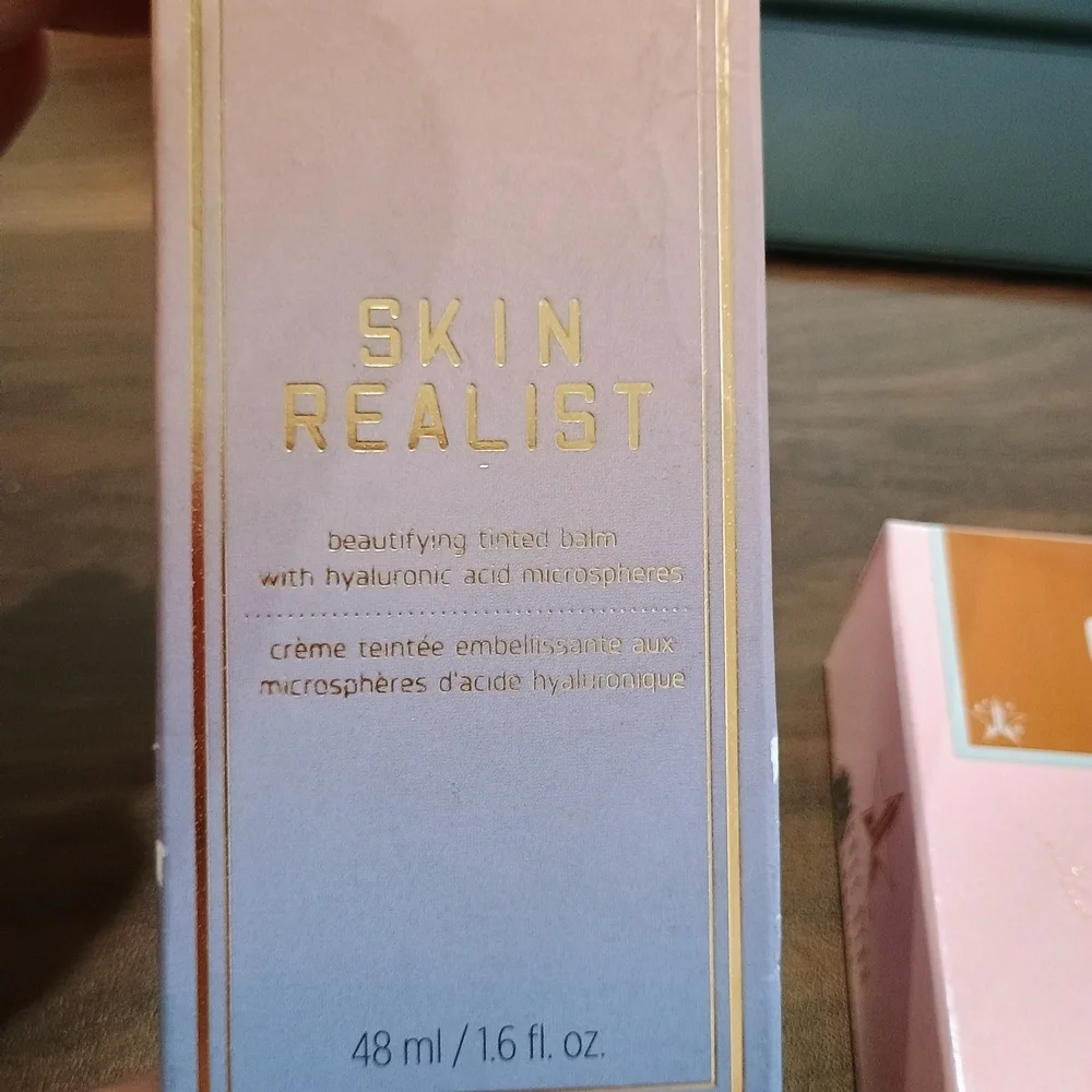 Skin Realist Foundation - And Caramel Settings Power